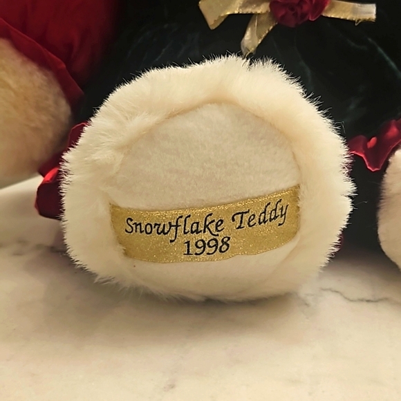 Christmas 1998 Vintage Snowflake Teddy - Picture 2 of 5